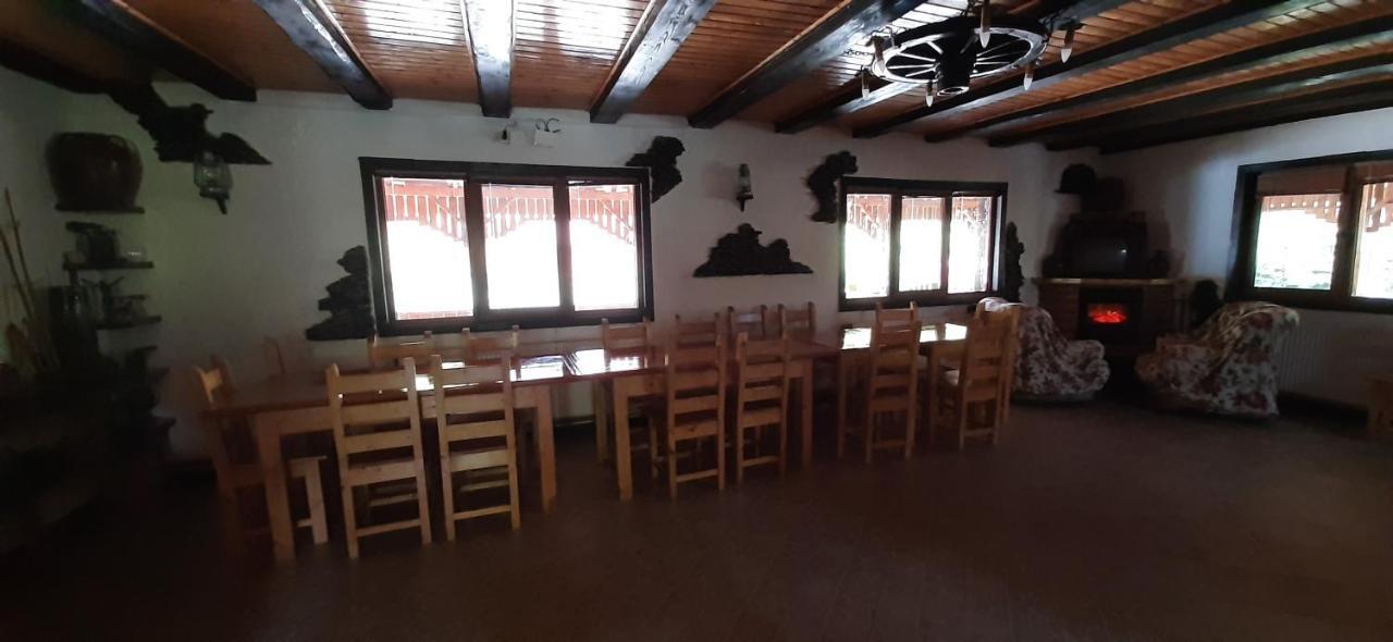 Rucăr 卡巴那安库特伊旅馆酒店 外观 照片